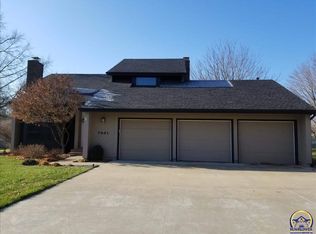7601 SW Oxfordshire Rd, Topeka, KS 66614