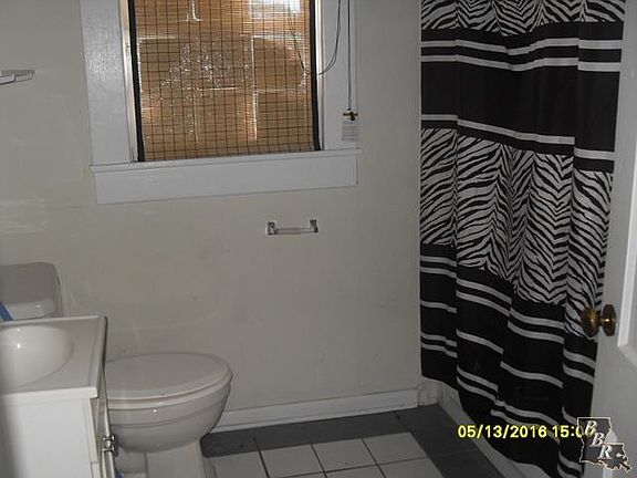 3rd image of 914 Barataria St