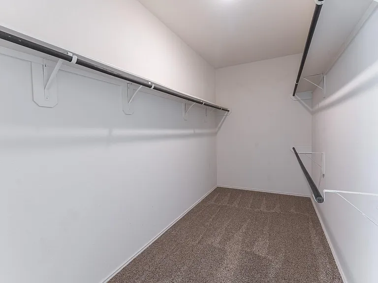 138 Meadow Grove Dr — Photo 30
