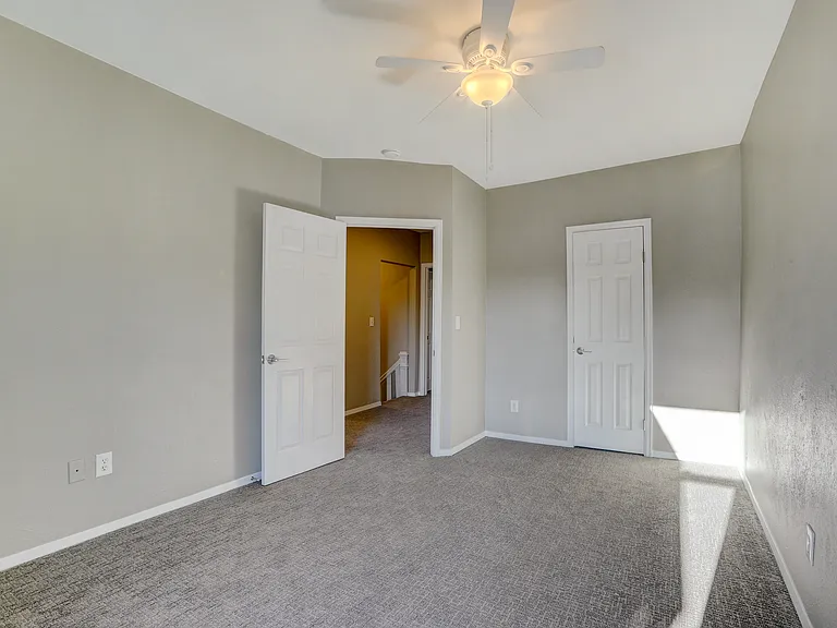 2524 N High St — Photo 29