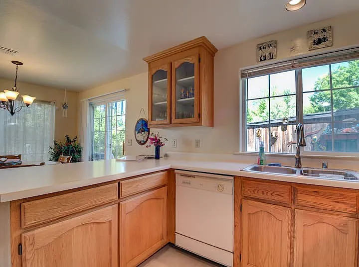 512 B Spruce St — Photo 5