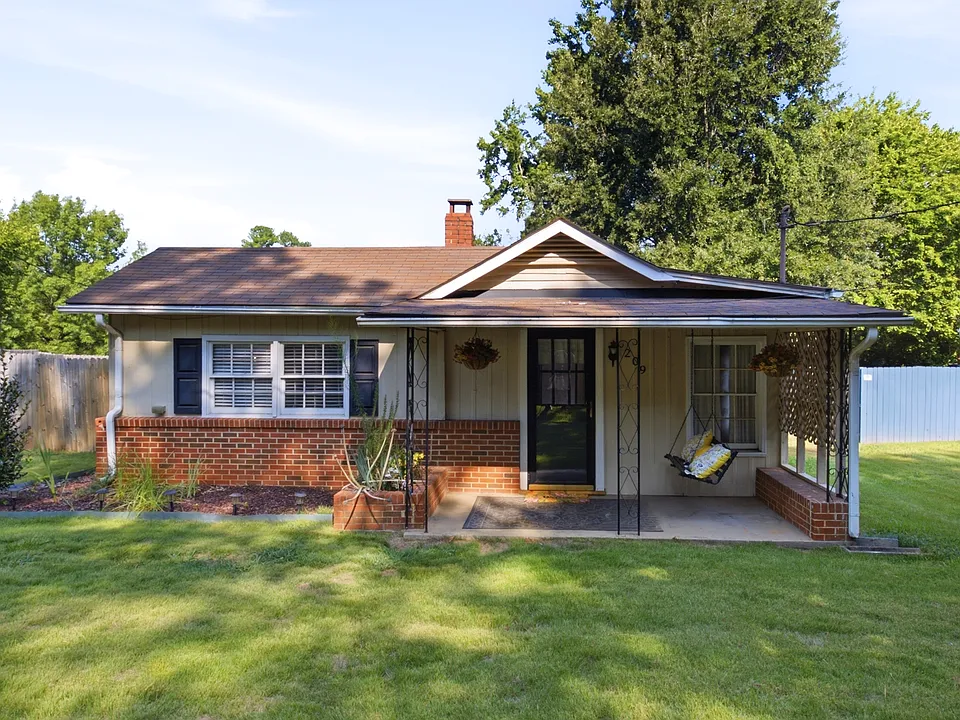 209 Weston Rd