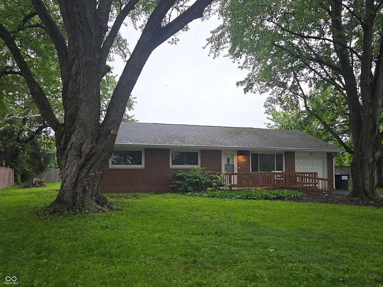 10735 Vali Dr — Photo 2