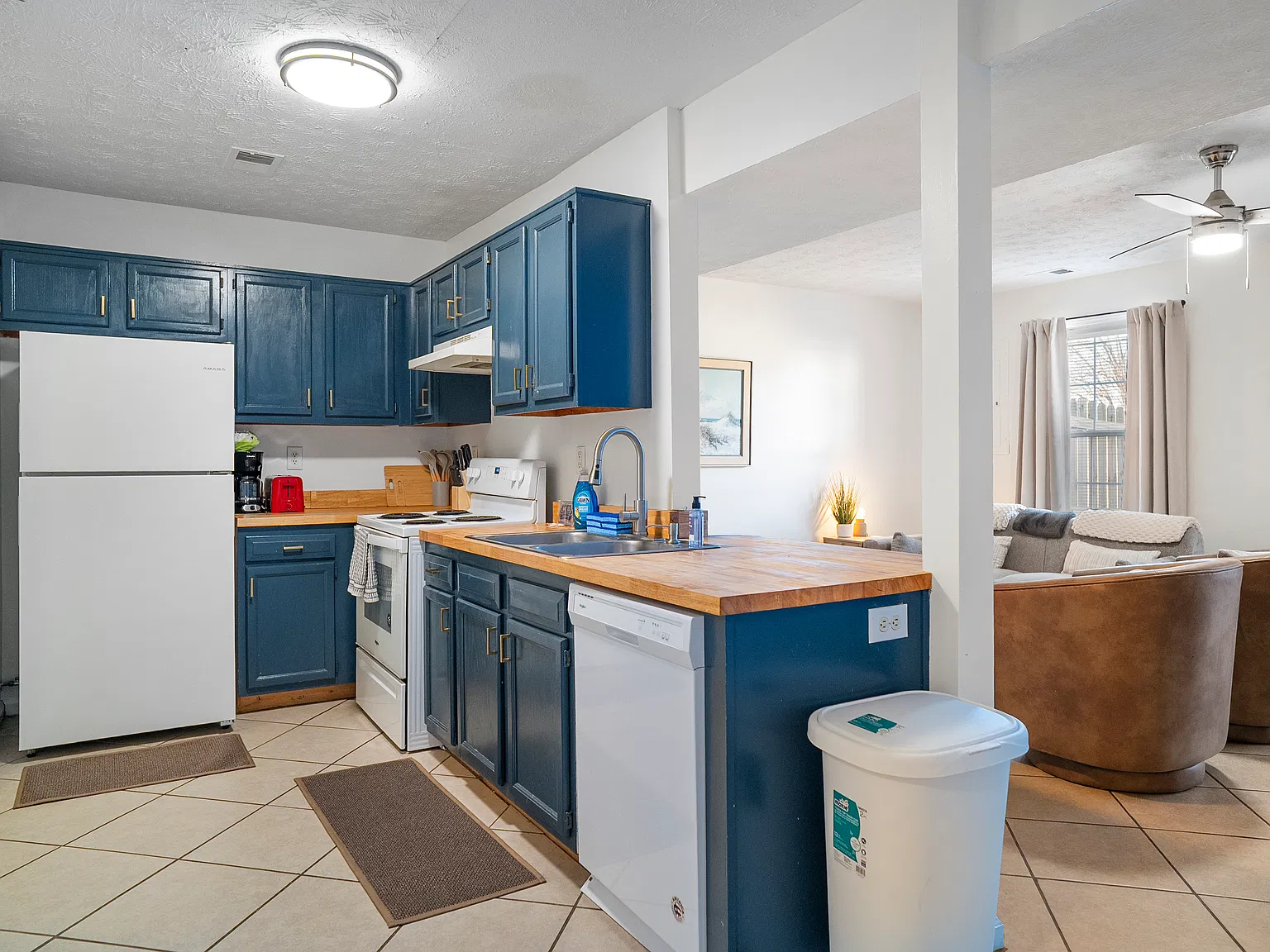 2 bed, 2.5 bath, 1424 sqft, $2,350 — Photo 3