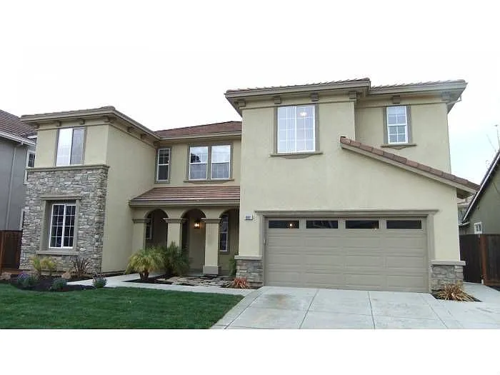 6661 Yellowstone Cir photo 1