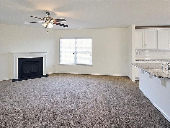 5th image of 403 Sapphire Rd #173