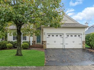 1 Bomar Ct, Manchester, NJ 08759