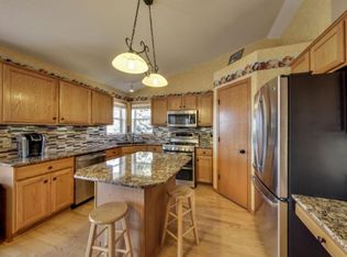 1088 Pond Curv, Waconia, MN 55387