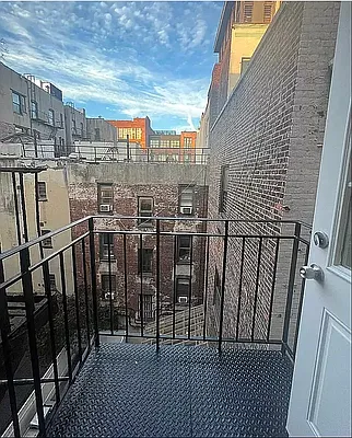 Rented by REAL New York | media 6