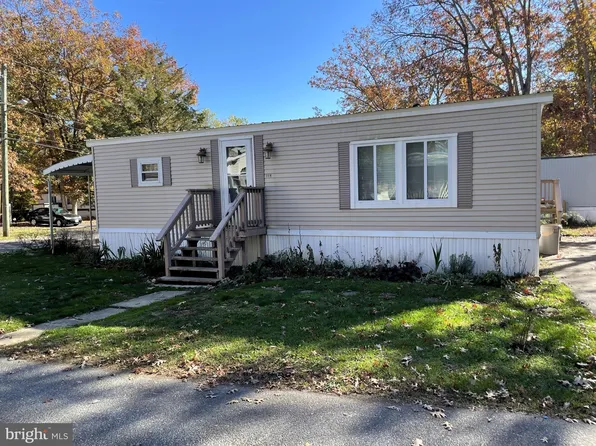 113 Chestnut Dr, Barnegat, NJ 08005