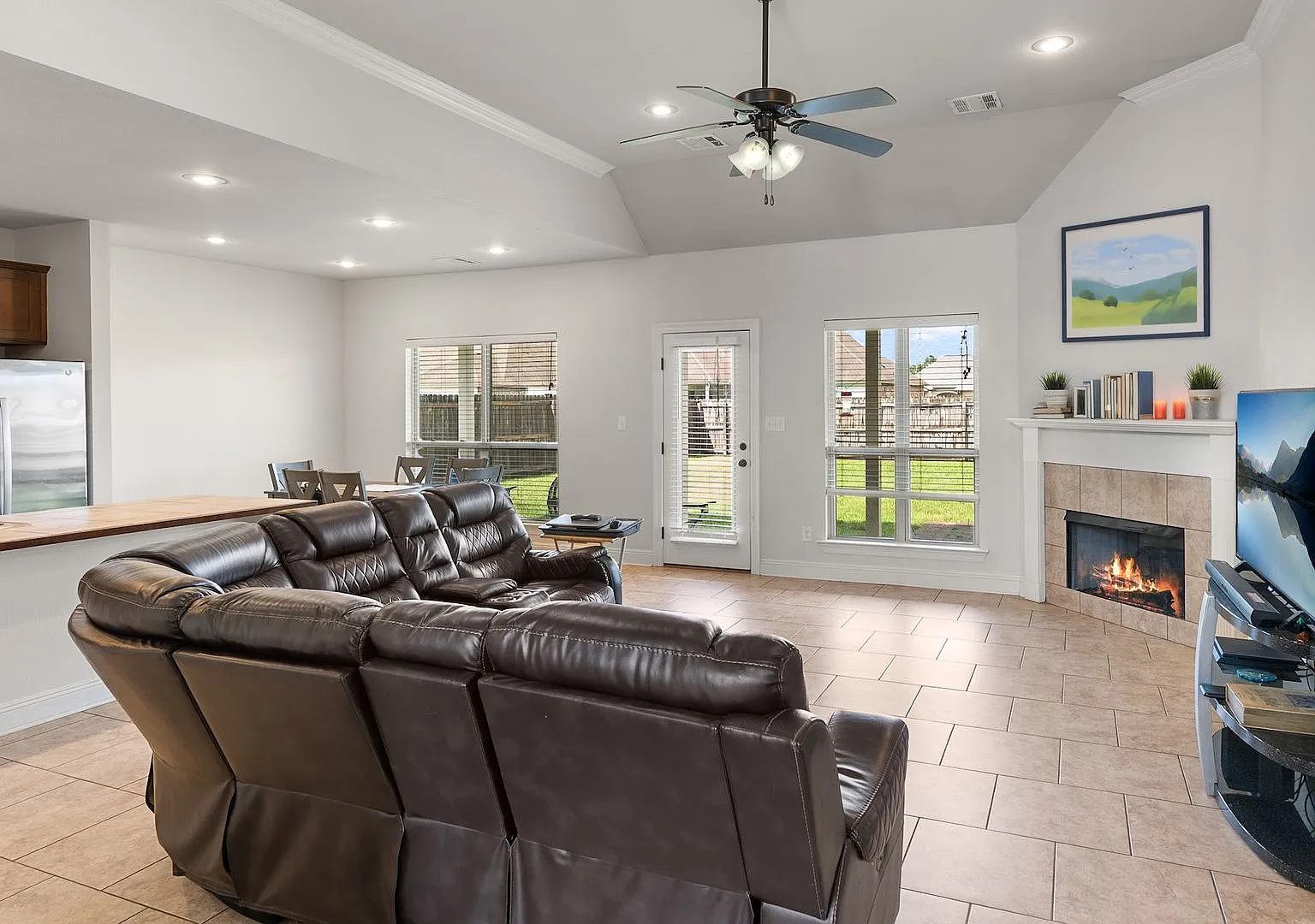 Charming 3BR/2BA Home in the Heart of Prairieville! — Photo 3