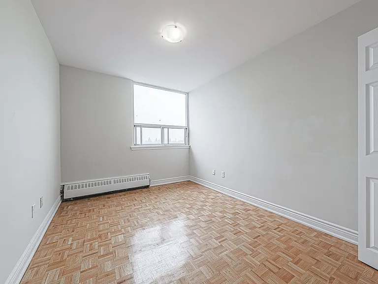 1440 Lawrence Ave W — Photo 16