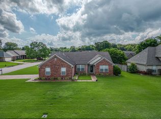 105 Rolling Oaks Dr, Oakland, TN 38060