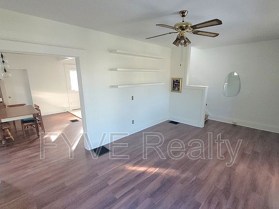 3rd image of 2113 Cathedral Ave