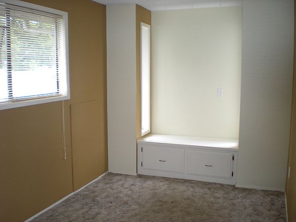 4th image of 838 McDonald St SE