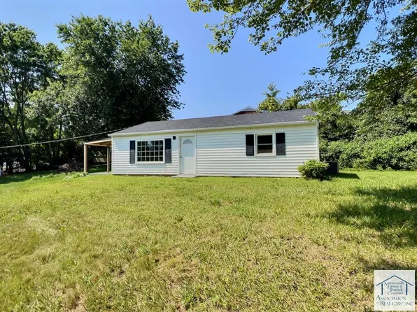 54 Fairlane Dr, Martinsville, VA 24112