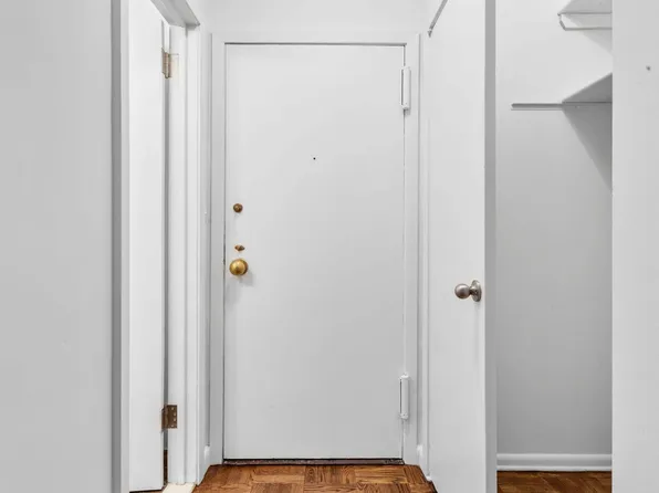 175 East 62nd Street image 11 of 11