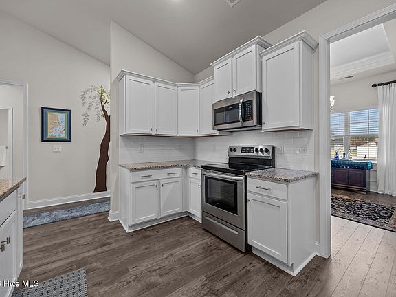 2nd image of 2727 Luna Lane