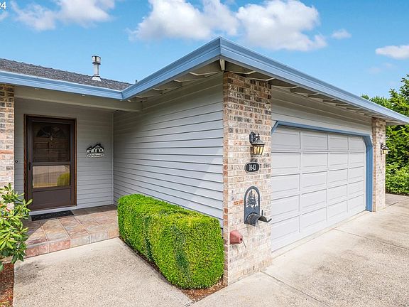 4th image of 1643 NE Greensword Dr