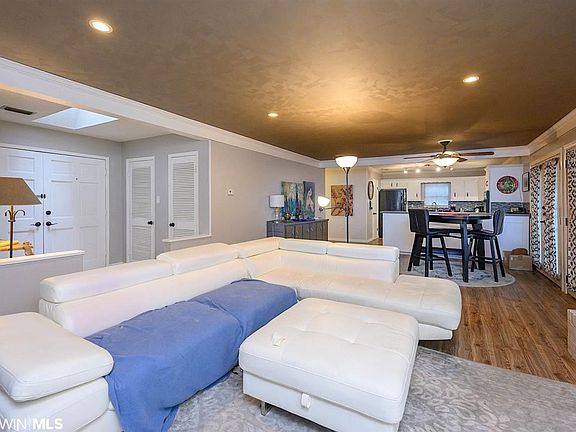 4th image of 186 Rolling Hill Dr