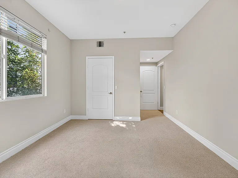 1444 S Point View St #307 — Photo 13