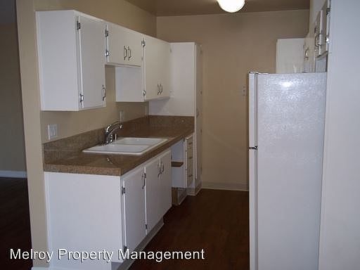 3rd image of 3929 Kansas St APT 06