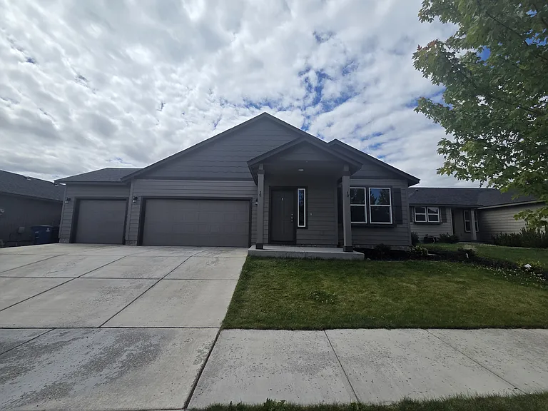 3650 SW Pumice Pl — Photo 1