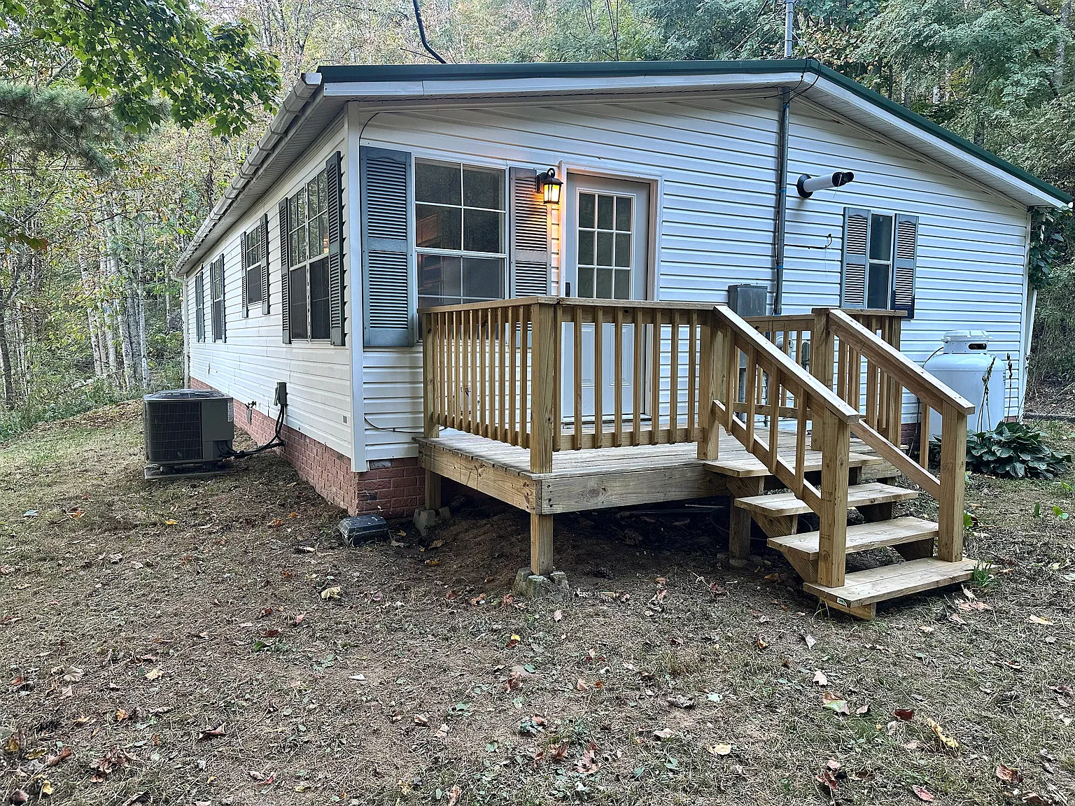 1155 Gouge Cove Rd — Photo 3