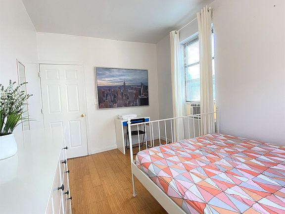 4th image of 156 E 117th St #4G