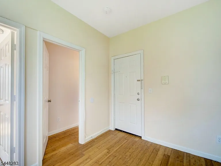 179 22nd St #4 — Photo 8