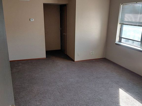 4th image of 1501 E Bradley Ave #606