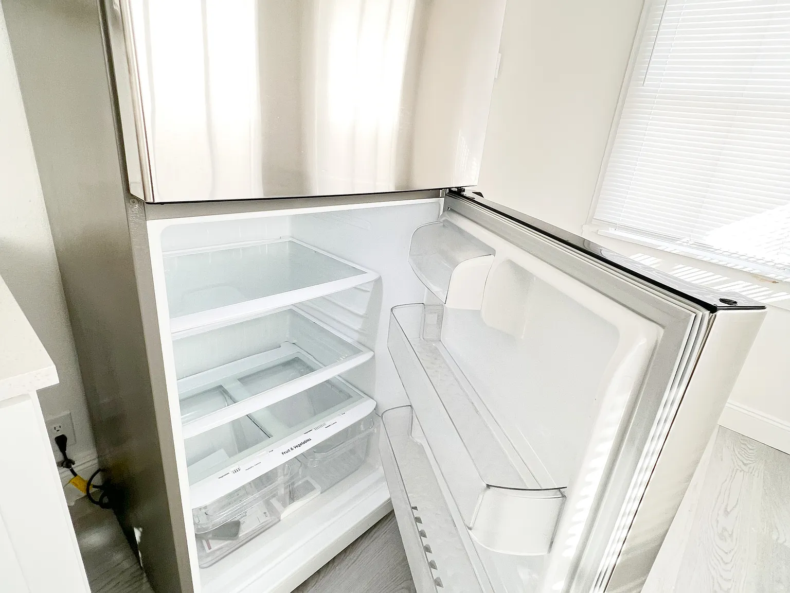 Studio, 720 sqft, $1,030 — Photo 3