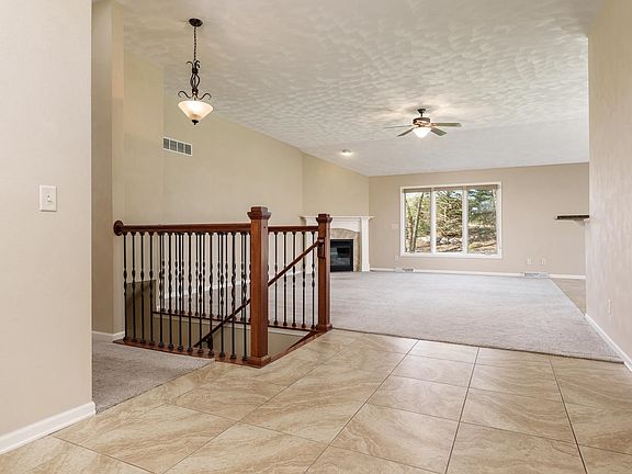 5th image of 6112 Windflower Way