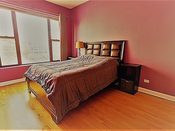 5th image of 351 W Chicago Ave #3W