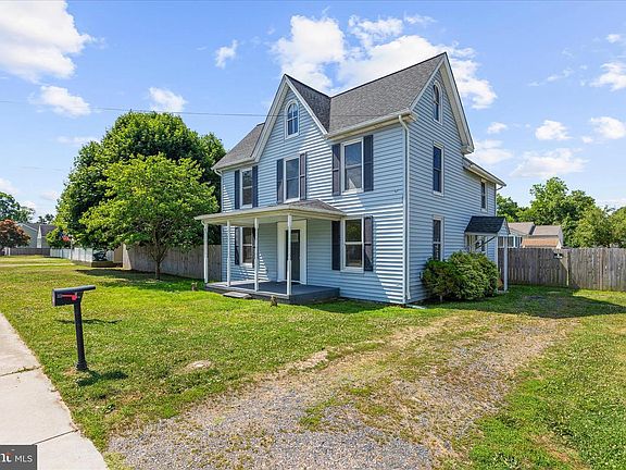 2nd image of 430 Railroad Ave