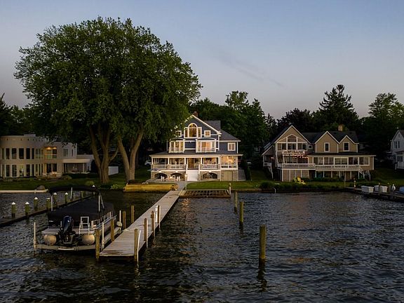 2nd image of 2021 Lakeway Dr