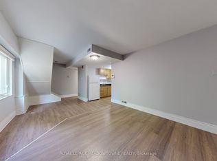 12 Wesleyan St #6, Halton Hills, ON L7G 2E1