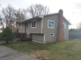 2665 Chrysler Ave, Waterford, MI 48328