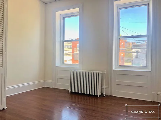 Rented by Grand & Co. | media 38