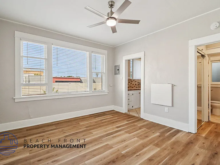 1141 Pine Ave — Photo 8