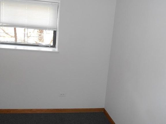 3rd image of 1365 W Sunnyside Ave #G