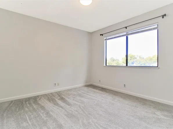 765 San Antonio Rd APT 62, Palo Alto, CA 94303