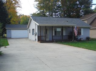 411 Superior St, Houghton Lake, MI 48629