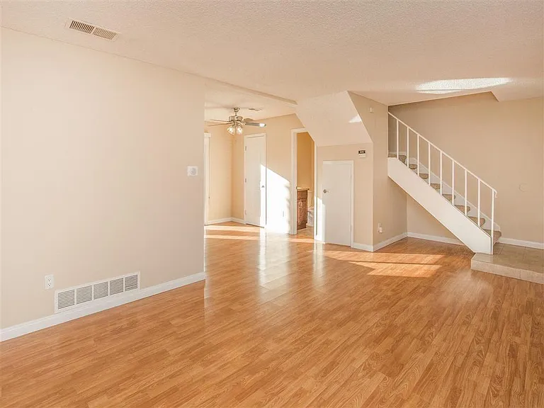 La Veta Grand Apartments — Photo 48