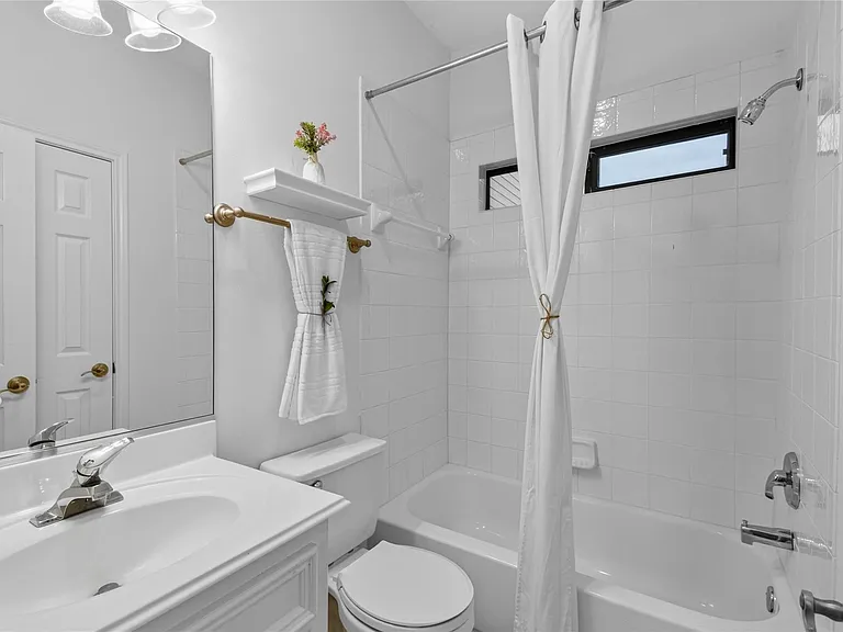 2304 Jackson St — Photo 18