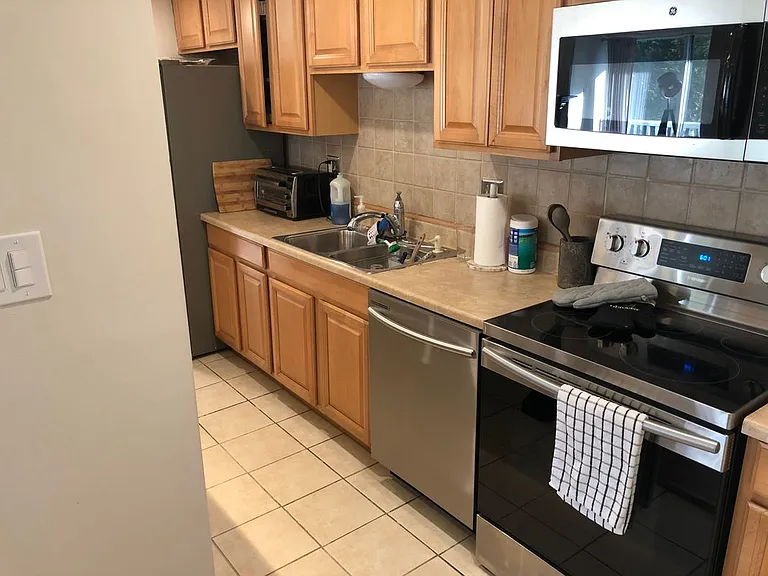 503 Palmtree Dr #10 — Photo 2