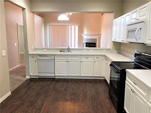 4th image of 610 Terranova Dr