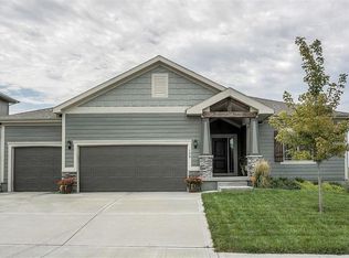 108 SE Briar Valley Ln, Blue Springs, MO 64064