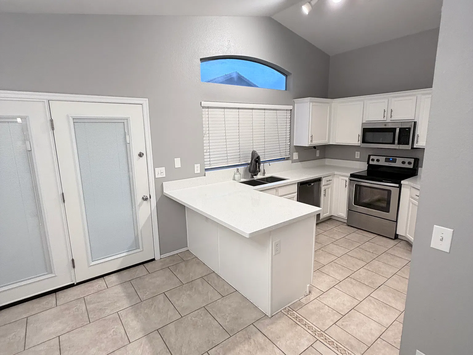 5007 W Oraibi Dr — Photo 2
