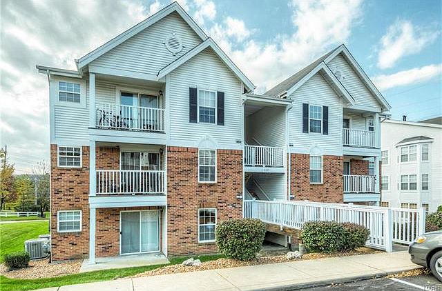 1st image of 1209 Woodland Point Dr APT B